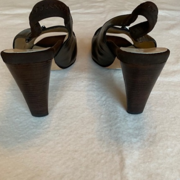 Taryn Rose Open-toe slingback. - Picture 3 of 5